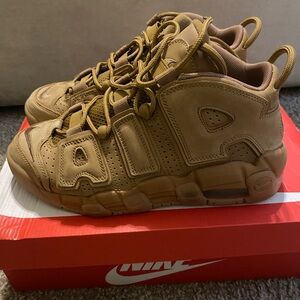 Nike Air MORE UPTEMPO